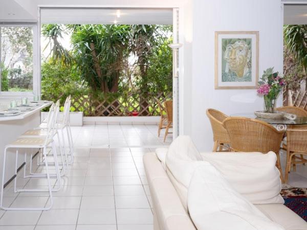 Vouliagmeni'S Secret Garden Near The Sea Apartamento Atenas Exterior foto